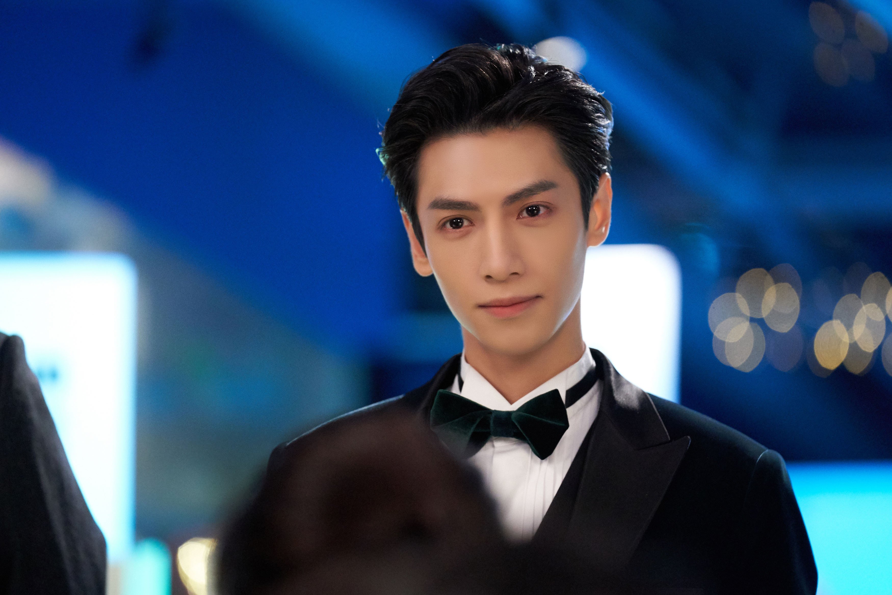 赛季中比赛节奏与联赛类型之间是否有关联性，联赛机制