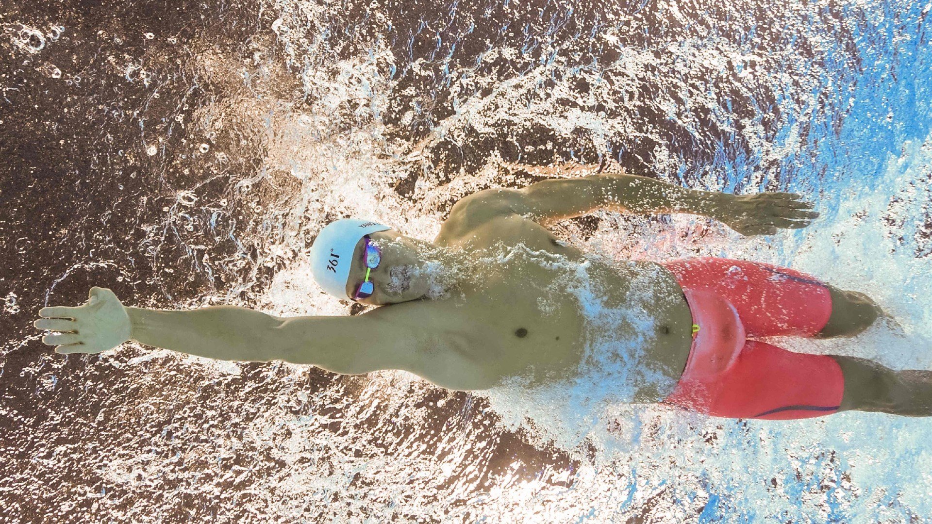 mk体育官网-中国男篮在奋斗中不断成长，中国男篮出发